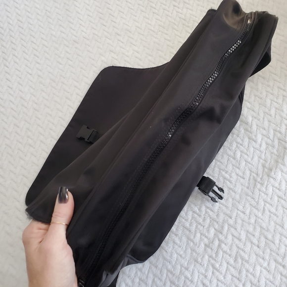 Calvin Klein CK Y2K Crossbody Messenger Computer Bag - Picture 4 of 14